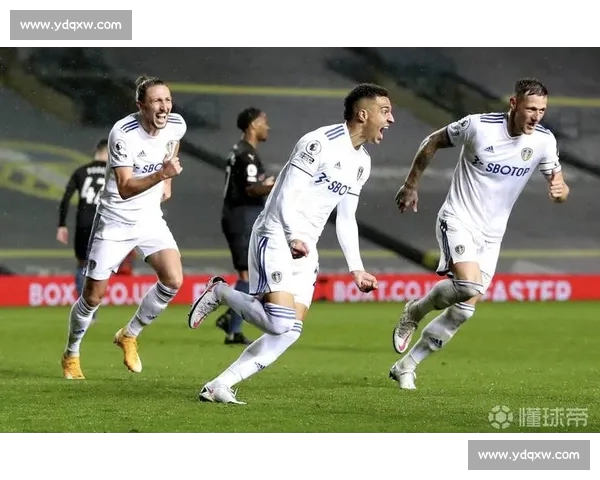 从高位逼抢到三中卫演变解析英超战术革新之路与现代足球趋势 从高位逼抢到三中卫演变解析英超战术革新之路与现代足球趋势